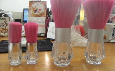 化妝刷、散粉瓶與火雞毛粉刷加工——精致美妝與家用電器的完美結合